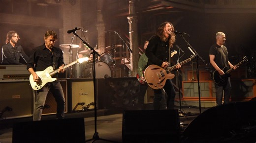 "This Is A Call / Everlong" - Foo Fighters (LIVE on The Late Show)