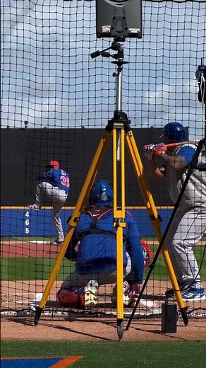 Edwin Diaz LiveAB sessions on the TrackMan B1 portable at Mets Spring Training #mets #trackman #mlb