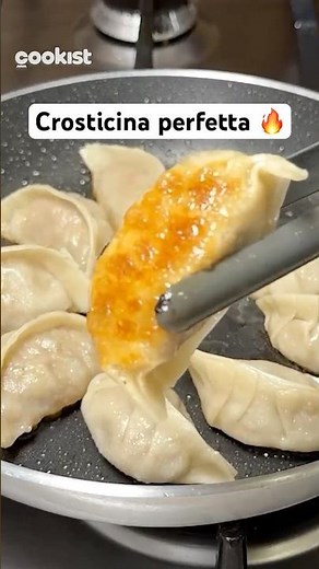 PERFECT GYOZA 🥟 The secret to a crispy crust