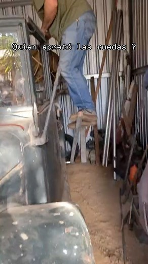 Los Tiburones Offroad Uruguay on Instagram: "Más maña que fuerza. #dodge #m37 #classic #restoration"