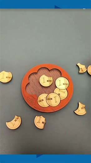 Assembling a Round-Shaped Puzzle with Precision #puzzle #DIY