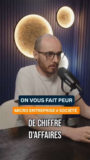 Quitter La Micro-Entreprise | Expert en Fiscalité on Instagram: "La micro entreprise est un piège à long terme - et personne ne te dit ça 👇 Tu dois certainement lire partout que la micro est LE SEUL statut où si tu fais 0 €, tu payes 0 €. Faux. C’est pareil dans les autres statuts. Dans une SARL, une SASU ou même une société à l’IS, c’est la même règle 👉 pas de rémunération = pas d’URSSAF. Tu peux faire 0 €, 10 000 € ou 100 000 € de chiffre d’affaires… Tant que tu ne sors pas d’argent en salai
