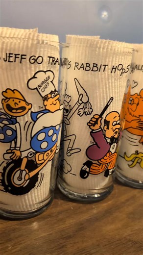 Vintage Burger Chef Drink Glasses from 1977