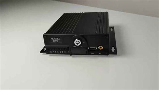 卡车录像机4ch移动dvr汽车黑匣子全球定位系统sd卡mdvr支持全球定位系统