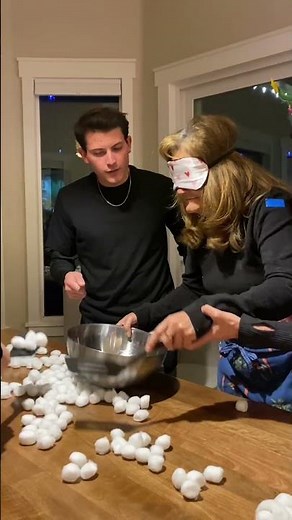 Family plays Minute to Win It games on Christmas Eve!