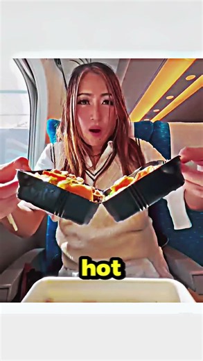 How Does This Lunch Box Heat Your Food? #japan #technology #shorts