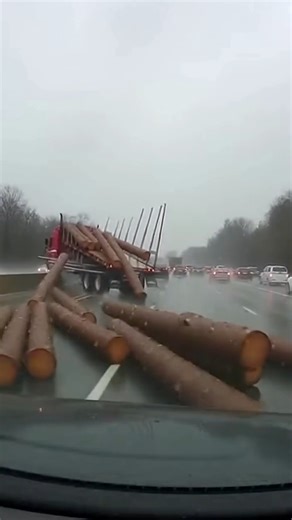 Safety Fails on Instagram: "This is WHY Heavy Loads, Speed, and Rain Don't Mix – Logs Fly Off Semi at Highway Speed🤯 @safetyfails1 - Let’s Increase Workplace Safety #accident #accidents #construction #construção #safety #safetyfirst #maintenace #oil #oilchange #slip #laddersafety #risk #risky #firesafety #training #fails #eletrical #hardhat #PPE #fire #crane #cpr #cranefails #welding #warehouse #ladder"