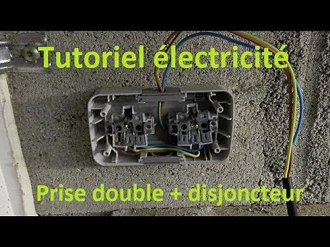 Electricité - Installation d'une double prise électrique et disjoncteur tableau
