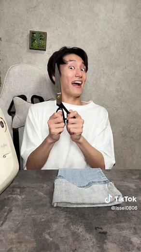 How to shorten the length of pants.ズボンを短くする方法👖 #lifehack #funny #viralvideo #comedy #comedia