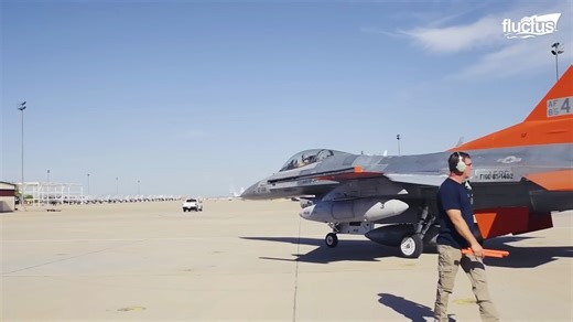 测试美国空军的超级先进隐身战斗无人机