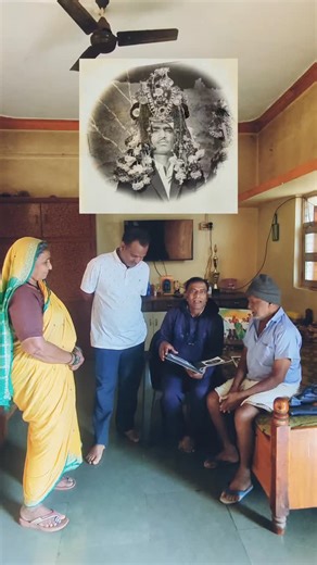 Vilas Tolsankar on Instagram: "54 वर्षापूर्वी एवढ्या डोंगराळ भागामधे कुणीही कॅमेरा बघितला नव्हता त्यावेळी लग्नामध्ये फोटो काढलेले आणि फोटोग्राफरना बैलगाडीतून गावामध्ये आणलेले आणि फोटोग्राफी करून अल्बम बनवला तो अजून सुस्थितीमध्ये आहे . . . #photo #villagestory#wedding#album#rural"