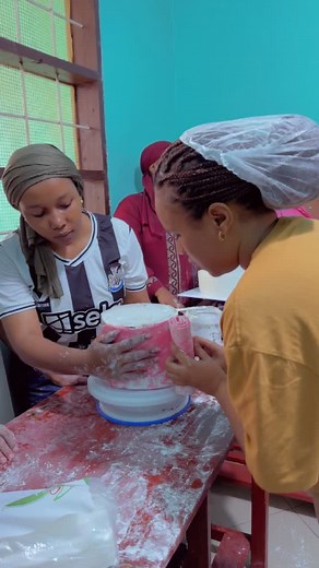 Foundant classes for biginners,simple decorating classes,decorating classes for biginners#cakedecorating #cake #tiktoktanzania🇹🇿 #fyp #fypシ #fypシ゚viral #foryou #all #viral