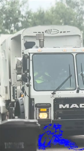 Mack LR Labrie Expert on Yard Waste