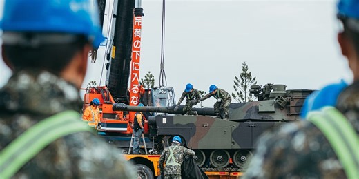Taiwan Army Receives M1 Abrams Tanks