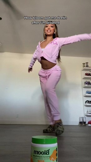 Pretty girls have stomach problems @bloomnu