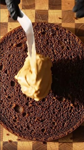 Peanut Butter Chocolate Layer Cake 🍫