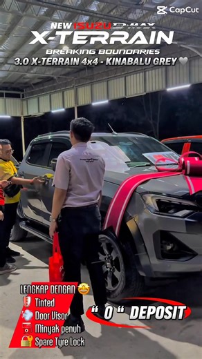 Terima kasih banyak kepada bro Teo kerana memilih Isuzu D-Max 3.0 X-Terrain 4x4 warna Kinabalu Grey 🚘✨ — pilihan yang memang paling padu untuk jalan Sabah! Promo Sailang masih ON 🔥 Dan bro Teo terima lengkap sekali dengan: • 🛡️ Tinted • 💨 Door Visor • ⛽ Minyak penuh • 🔐 Spare Tyre Lock Semoga D-Max baru ini jadi partner setia dalam setiap perjalanan 🚀 Kalau ada yang mau rebut promo sama, boleh cari saya terus! 📲💯 📲 Jangan tunggu lama-lama, jom apply terus! 📞 WhatsApp saya terus 👇 👉 F