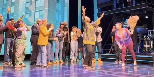 Video: Kecia Lewis Takes Final Bow in HELL'S KITCHEN on Broadway