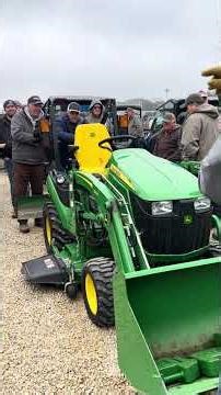ALMOST BRAND NEW JD 1025R SELLING. Along with a butt load of accessories!