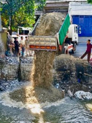 Mitsubishi Bulldozer BD2A in Construction Action