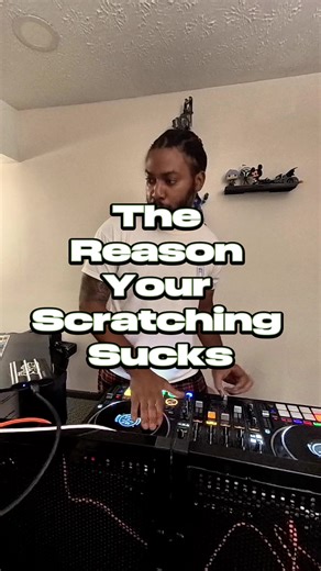 Mastering Scratching Techniques for DJs