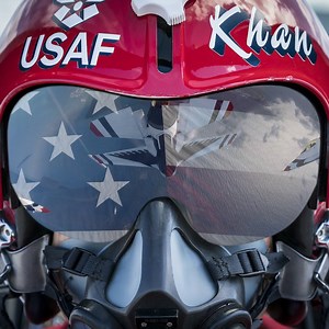 We fly our Nation’s colors with pride. Happy 4th of July! #redwhiteandblue #IndependenceDay #happy4th #USA #America #pride #USAF #afthunderbirds | Air Force Thunderbirds