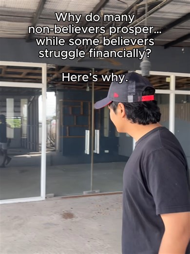 Last year, I realized something that honestly made me uncomfortable. Why do some people thrive financially, even if they don’t follow Jesus, while some believers still struggle? And I’m not saying every struggle is a lack of faith. Sometimes it’s seasons, responsibilities, setbacks, or things we’re walking through. But I had to face this truth: God designed principles that work whether you acknowledge Him or not. It’s like gravity. You don’t have to believe in it for it to work. Some people may 