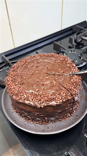 Bolo de Brigadeiro: receita fácil e completa