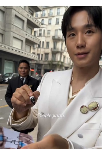 Jung Hae In Shines at Milan Fashion Week 2023