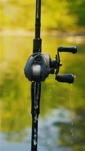 Get a little moist? 💧 No worries, the VoltiQ SX is IPX-8 sealed for submersion protection.