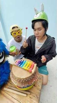 Hai Anh Em Ăn Kẹo Dẻo tập Đánh Trống Múa Lân Trung Thu