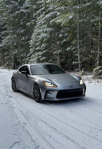 Exploring Snow Mode in GR86 and BRZ Sports Cars