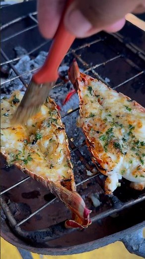 Langosta A La Parrilla Con Mantequilla De Ajo 🧄
