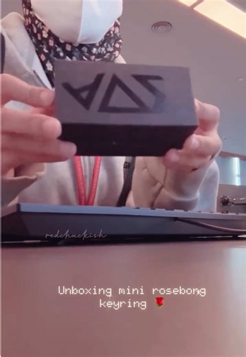 Unboxing Mini Rosebong Keyring: A Cute Collectible!
