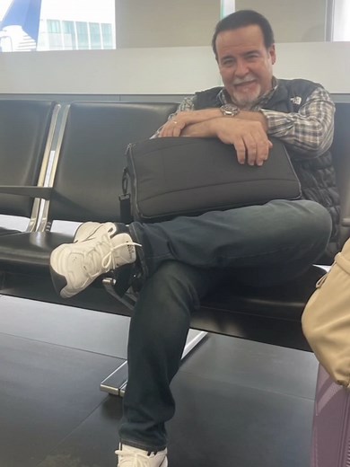 César Évora rumbo a Hermosillo ✈️🤩