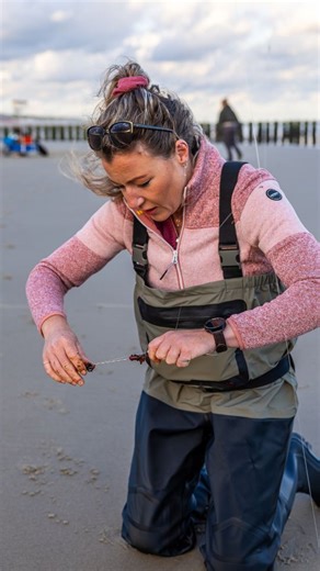 VIS TV on Instagram: "Aankomende zondag in VIS TV om 09:30 op RTL 7 vissen we op het strand! #vistv #zeevissen #vissen"