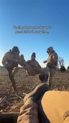 On Da Meat™️ on Instagram: "Everyone knows that one guy… #goosehunting #sitkawaterfowl #hunt #migration #goose #funny #sitkagear #duck #mallardduck #divebombindustries #canadagoose #hunting #hunter #huntgram #ondameat"