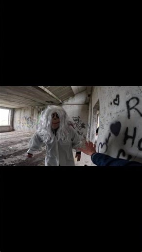 MOMO vs PENNYWISE and I’m the target😭💀#momo #pennywise #horror #shorts #scary #pov #run #creepypasta