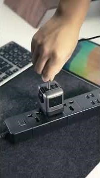 UGREEN Uno Charger 65W RobotGaN 3 Port Fast Charger Robot / 25685B