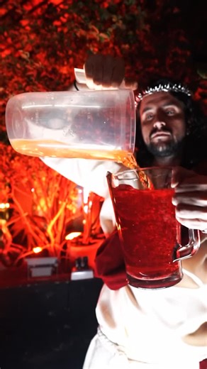 Juan Villamil on Instagram: "✨Celebrando Mis 33✨ La famosa edad. Había que honrarla como se debe, rodeado de gente que amo, que se presta pa’ todo y que convierten cualquier excusa en una farra inolvidable, muchas gracias por esa noche 🙌✨❤️‍🔥 Infinitamente agradecido con el maestro @djmikestyle por romperla como siempre y hacernos botar la casa por la ventana, al capo @janbo________ que nos puso a sacar los prohibidos y @snake_slkt_dj por acompañarnos toda la noche 🙏Y por supuesto a la casita