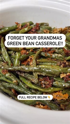 Leslie Weiser | Decorating, Recipes & More on Instagram: "Garlic Parmesan Green Beans Ingredients: * 1 pound (450 g) fresh green beans, washed and trimmed (stringless, if possible) * 1/2 cup unsalted butter, softened * 6 large garlic cloves, minced * 1 teaspoon salt * 1 teaspoon black pepper (adjust to taste) * 1 tablespoon Italian seasoning * 1 cup freshly grated Parmesan cheese. Directions: 1. Preheat your oven to 400°F (200°C). 2. In a large bowl, mix green beans with butter, garlic, Parmesan