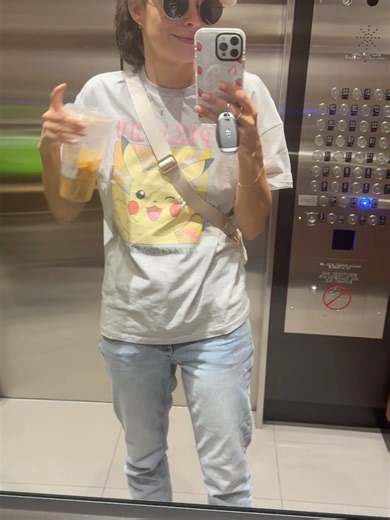 Rhiannon Fish on Instagram: "⚡️"