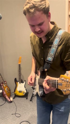 Apache #theshadows #explore #guitar