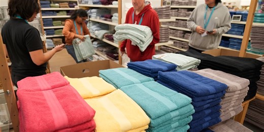 U.S. retail and food sales up 1%, local shops don’t feel trend