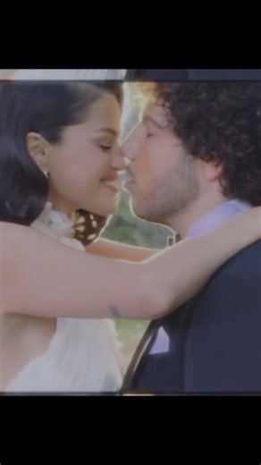 990K views · 9.3K reactions | Selena Gomez and Benny Blanco said “I do” on Saturday in a dreamy California ceremony. 懶 Selena announced the happy news on Instagram, sharing a series of photos and videos. | Extra | Facebook