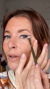 How you speak to yourself matters. The manifestation of thoughts is a very strong tool to make things you want to do succeed in becoming reality. I strongly believe in that. Your thoughts can also influence how you feel about yourself, so it’s important how you speak about yourself and how you speak to yourself. If you speak negatively about yourself, how can you possibly feel good, happy or satisfied with who you are? That doesn’t go together. You can not feel beautiful, confident, or strong if