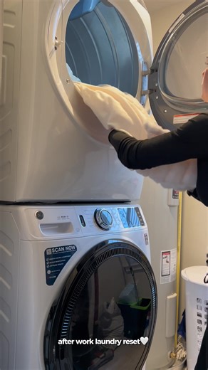 After work laundry reset 🤍#afterwork #laundryreset #resetroutine #homereset #simpleliving