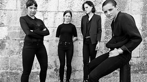 Savages - Adore (Live)