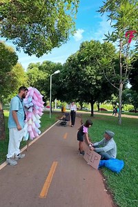 Choices vary: candy floss or helping a homeless man | Fabiosa UK