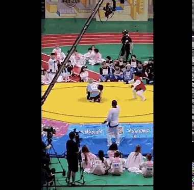 ASTRO's Moonbin Lifted AB6IX's Woong Like He Weighed Nothing And Everyone Is Freaking Out